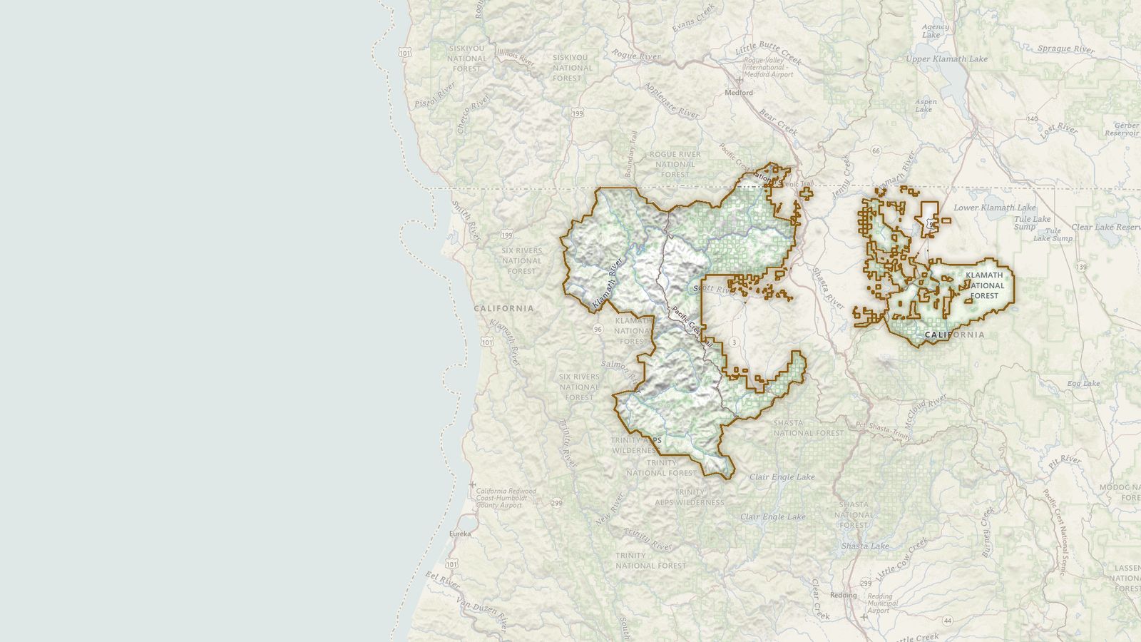 The boundary of the Klamath National Forest drawn on the USGS topographic map, with the towns, highways and rivers around it.