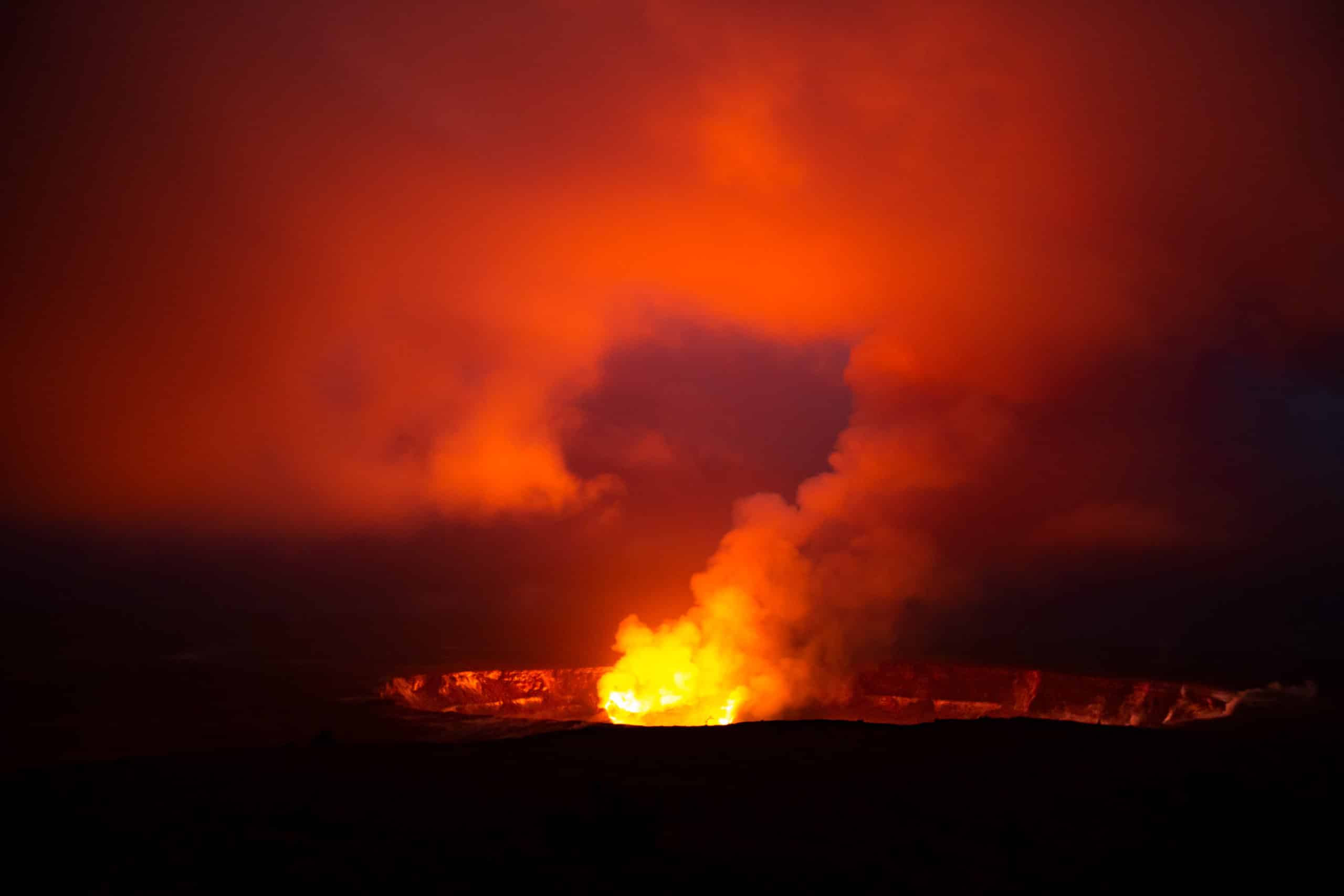 kilauea crater hawaii volcanoes national park