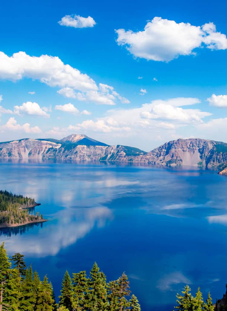 11 FASCINATING Crater Lake National Park Facts (Facts + Trivia)