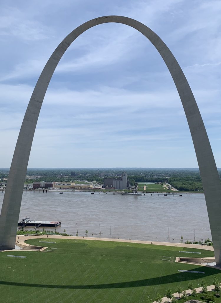 10 FASCINATING Facts About Gateway Arch National Park (Facts + Trivia)