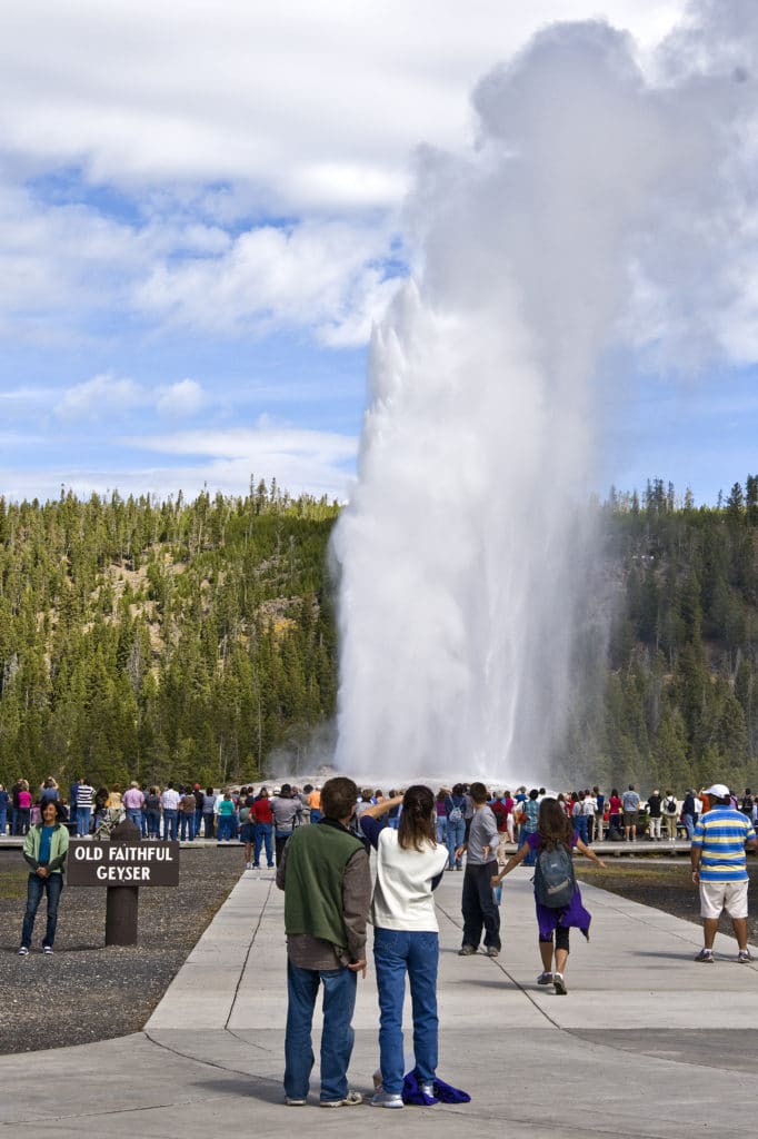 This image has an empty alt attribute; its file name is Old-Faithful-Wikimedia-3-682x1024.jpg