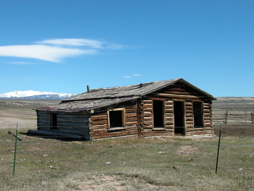 Remains of the old hotel and Pony rider station