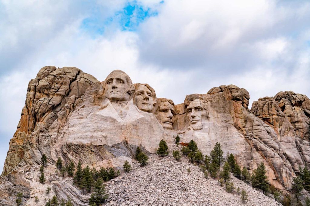 15 HELPFUL Tips for Visiting Mount Rushmore (Things to Do)