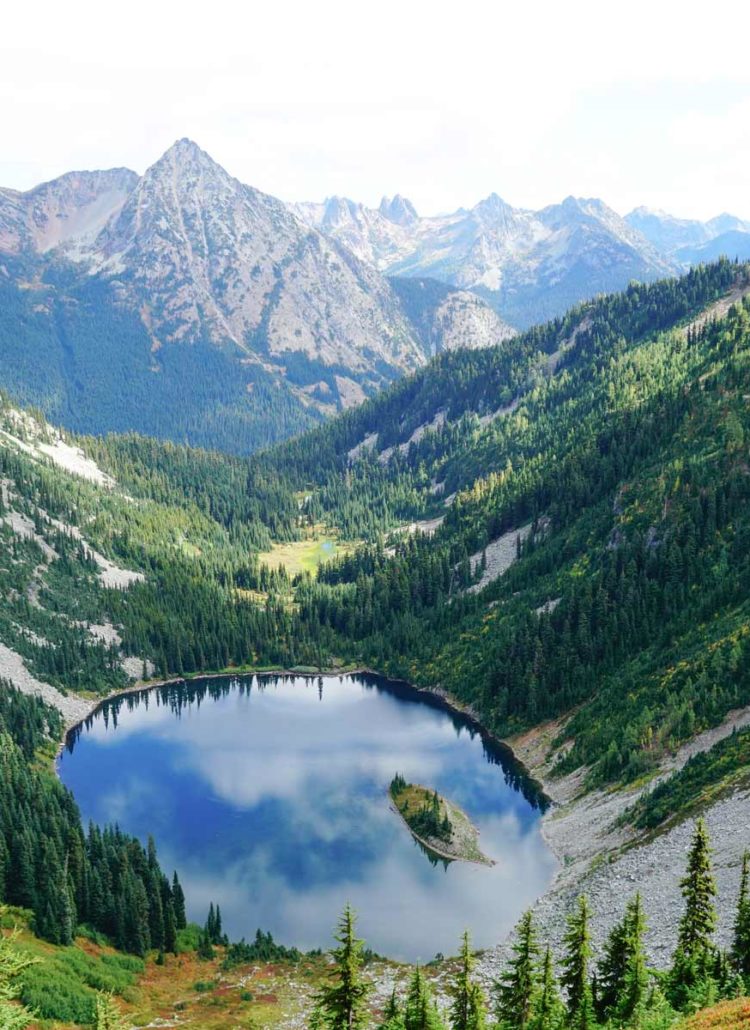 15 EPIC Hikes in North Cascades National Park (+1 to Skip!)