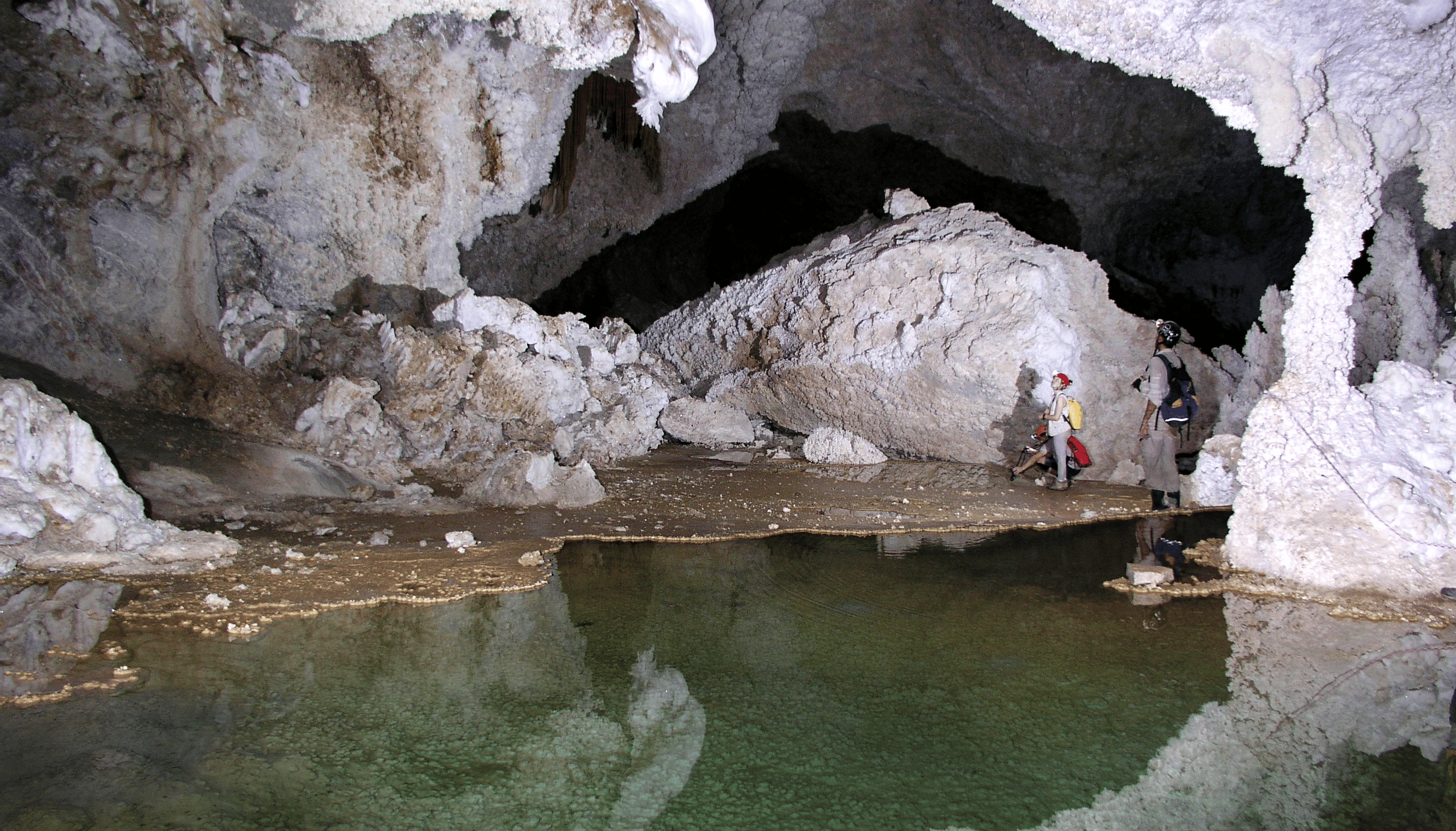 Lechuguilla Cave | Carlsbad Caverns National Park Facts