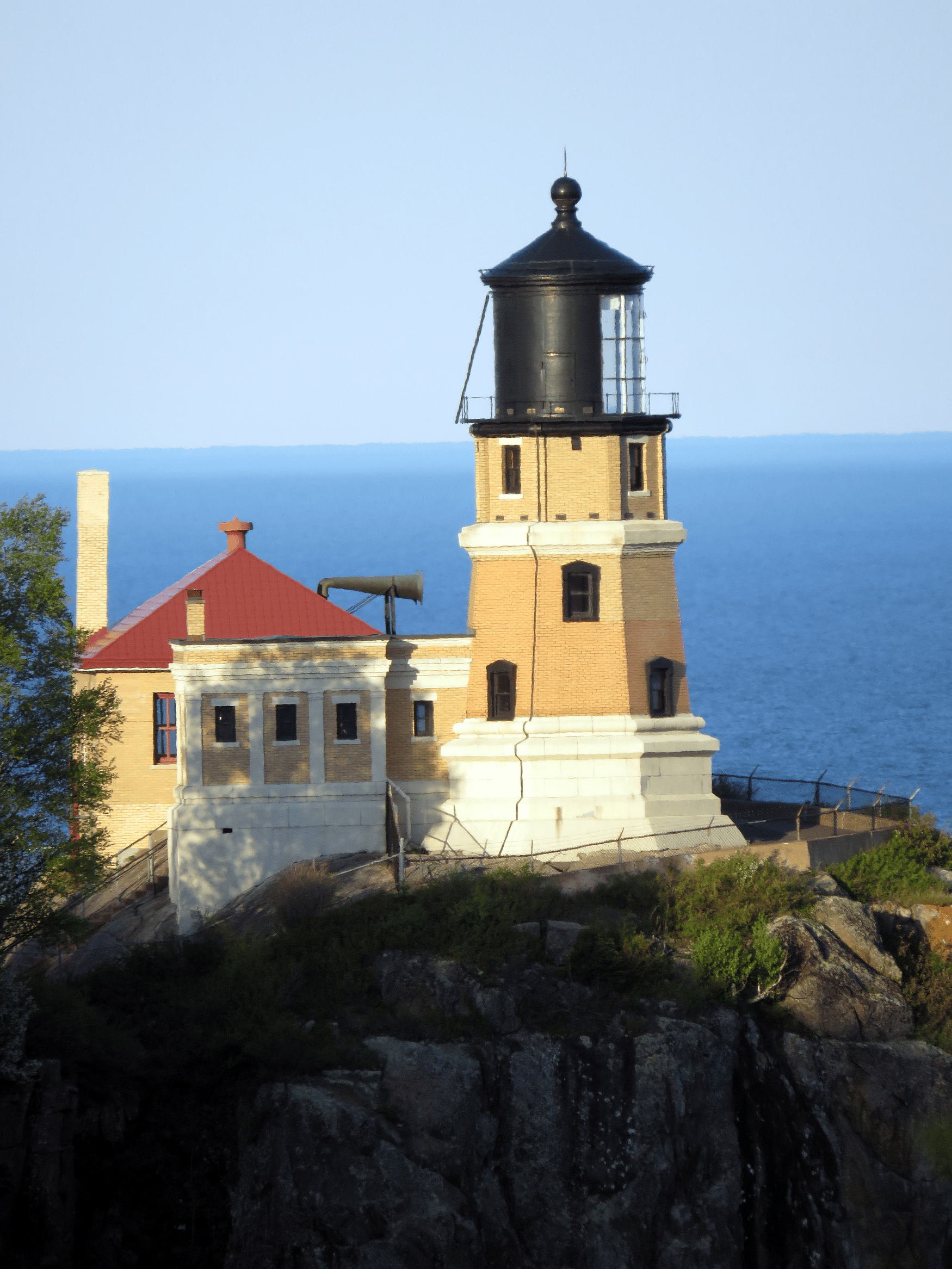 Split Rock lighthouse on the edge of Lake Superior, Minnesota | Historic Sites In Minnesota