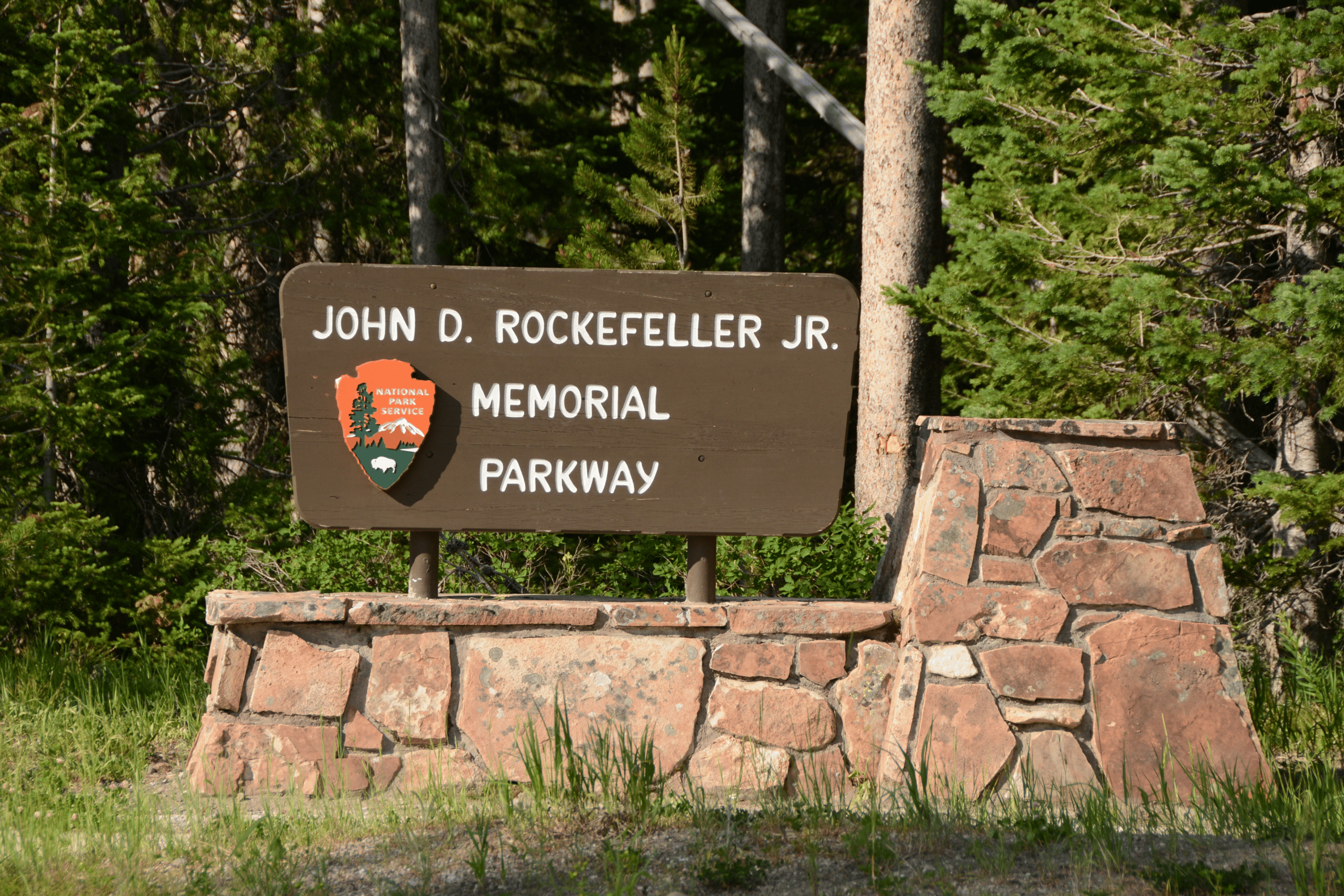 Entrance sign at the John D. Rockefeller Jr. Memorial Parkway