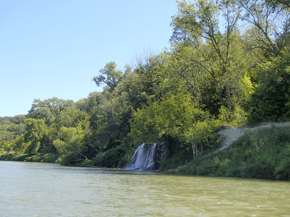 Berry Falls marks the entrance of a spring-fed creek into the Niobrara.