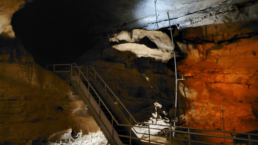 Booth's Amphitheater | Mammoth Cave National Park Facts