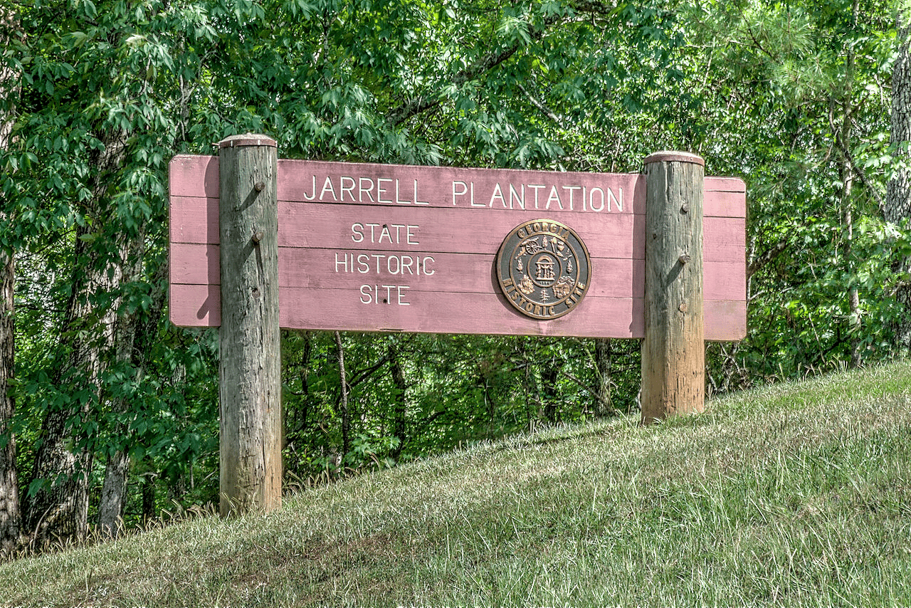 Entrance sign to Jarrell Plantation | Historic Sites In Georgia 