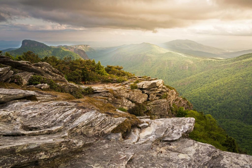 things to do in shenandoah national park, hawksbill mountain