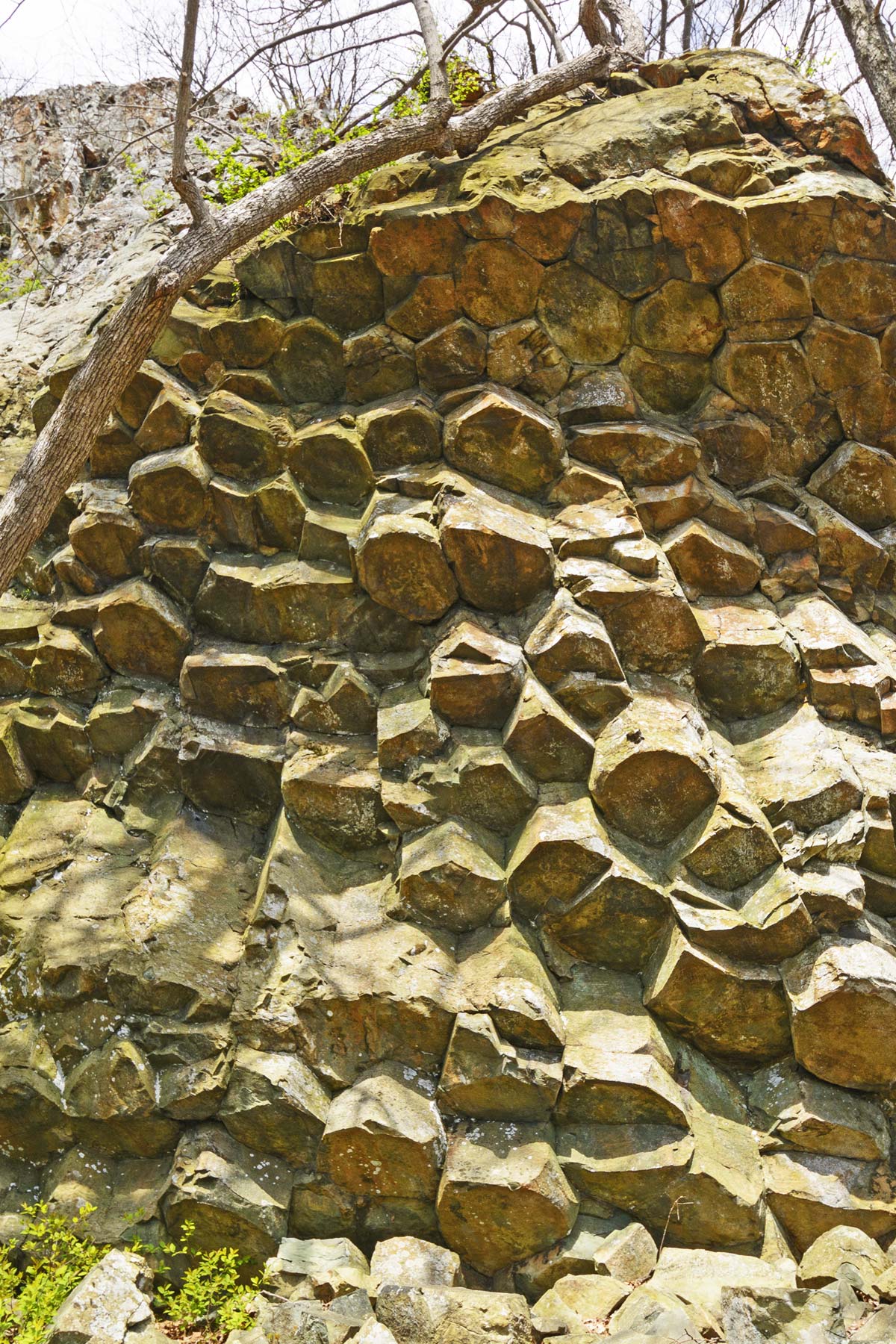 things to do shenandoah national park, basalt columns