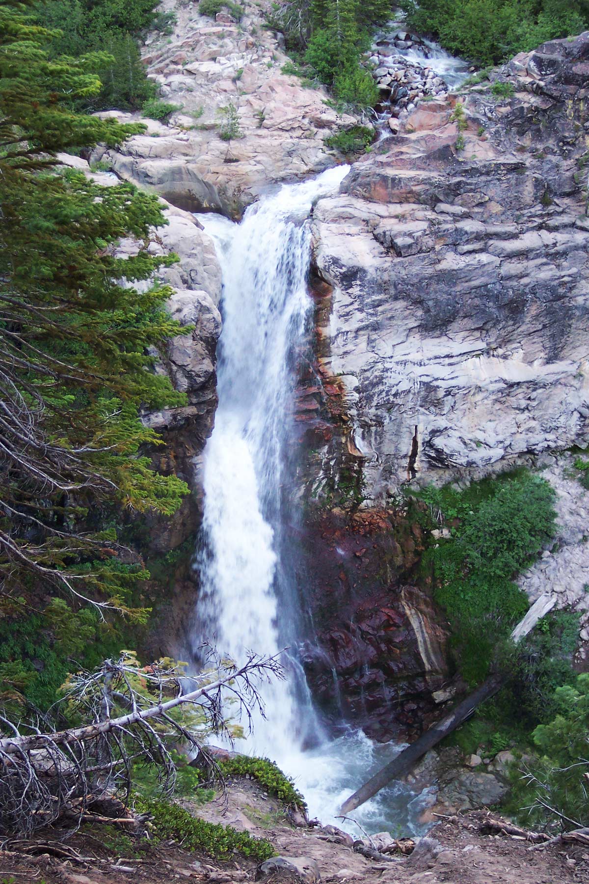 mill creek falls, things to do in lassen volcanic national park