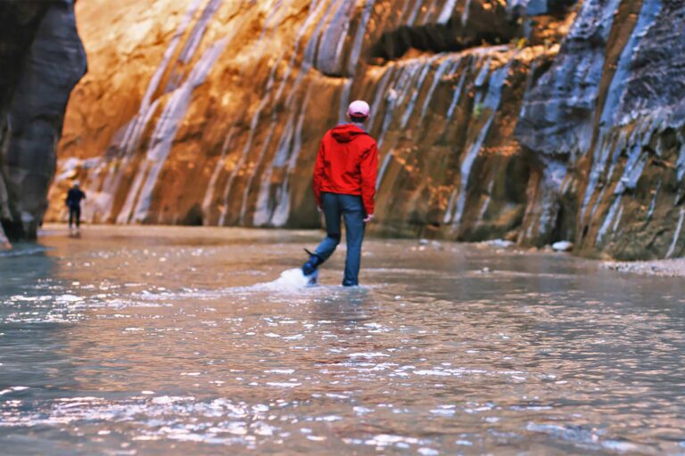 hike the narrows in zion, narrows hike zion national park