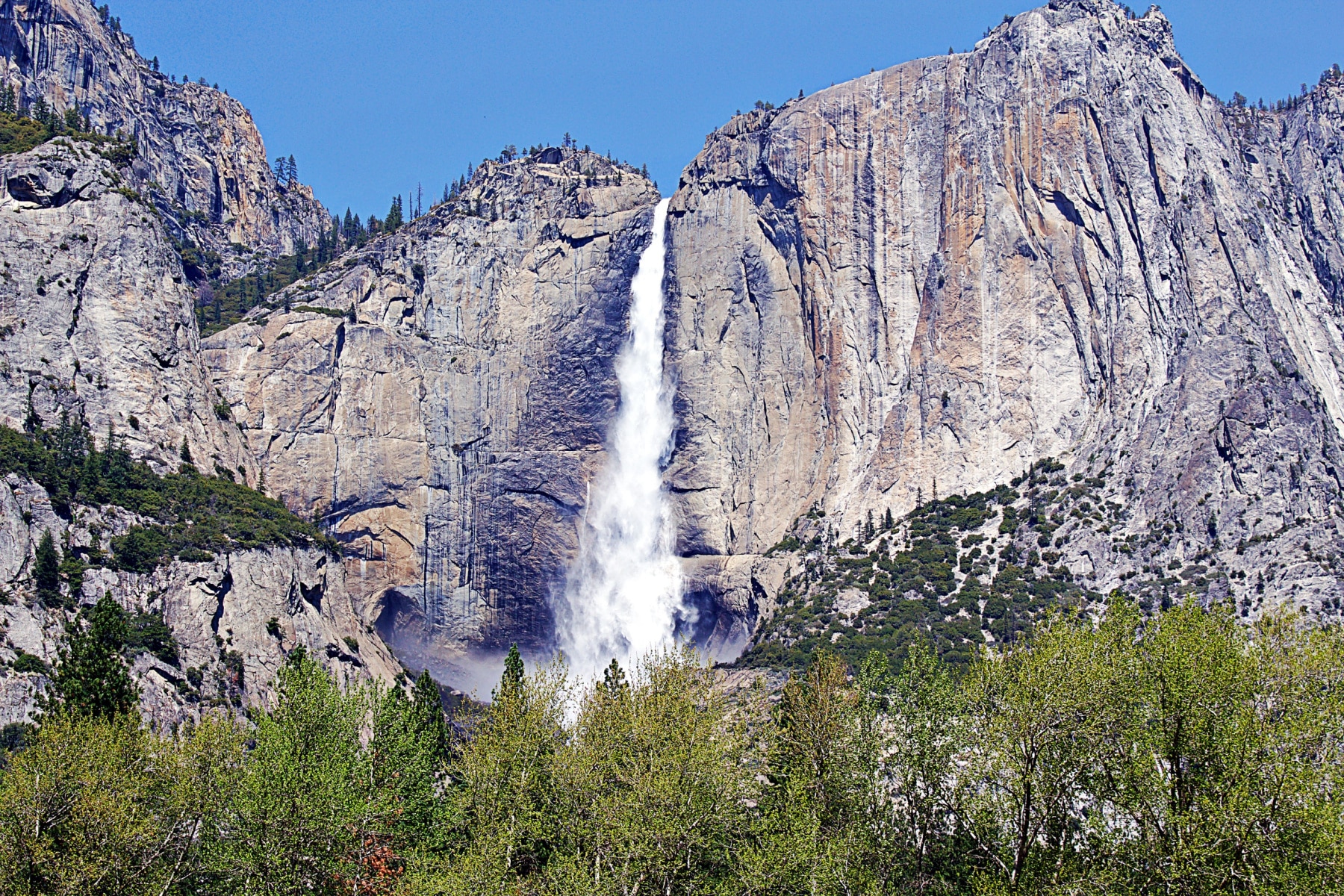 Yosemite Falls in the summer. Best National parks to Visit in June