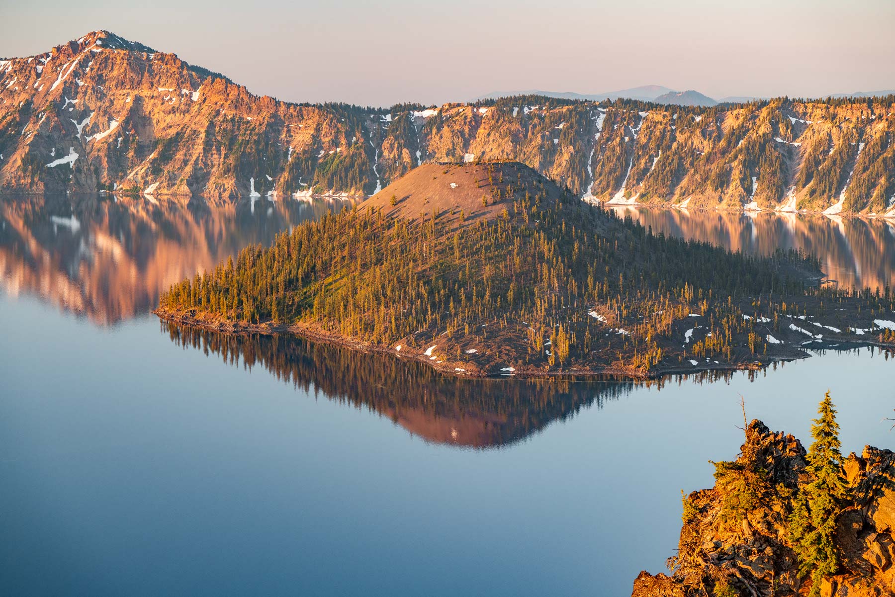 wizard island at sunrise, crater lake national park