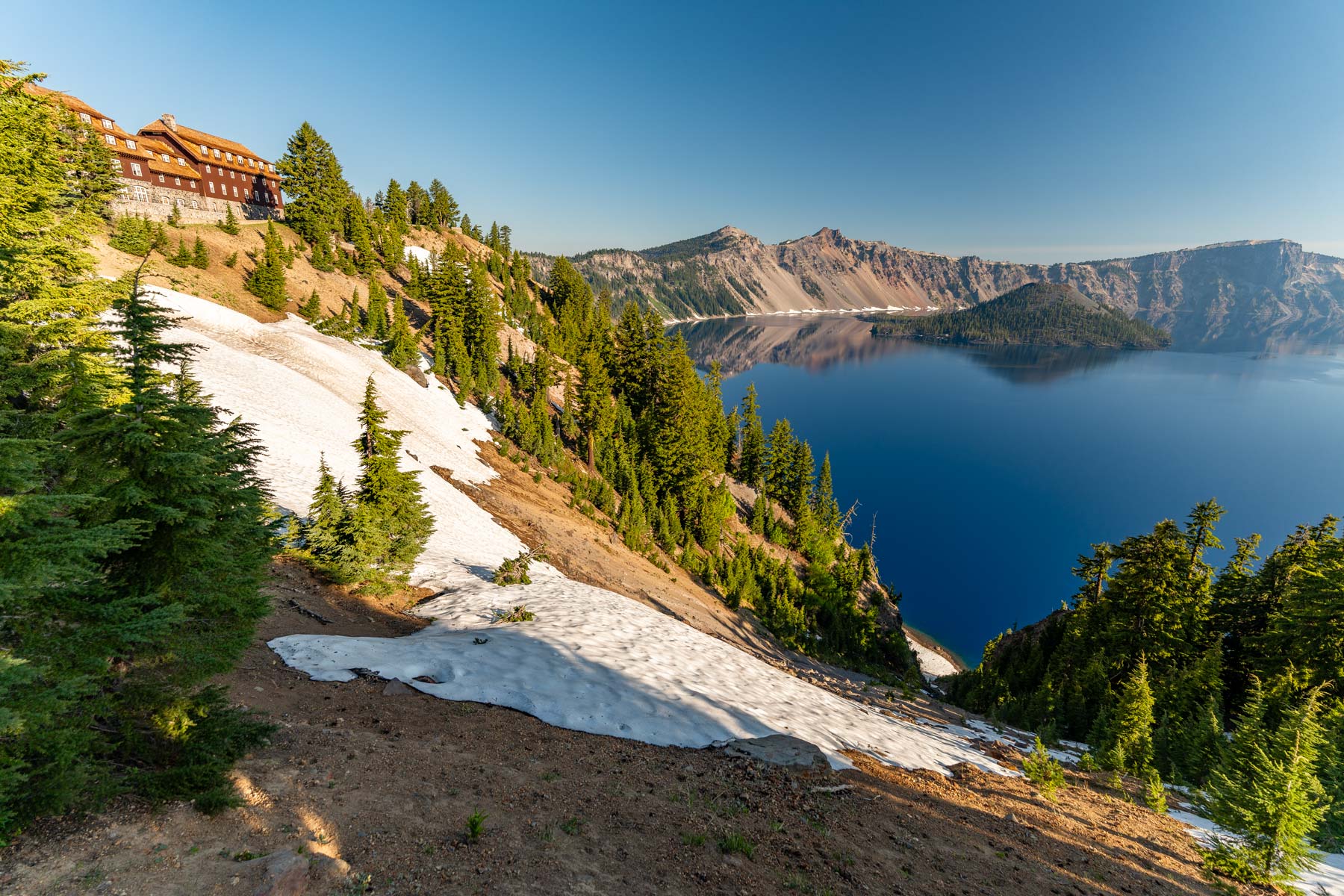 outside of crater lake lodge, crater lake national park oregon
