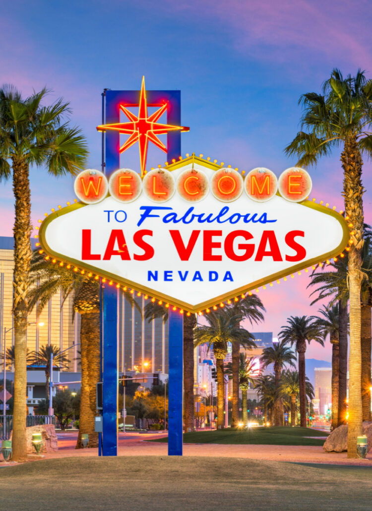 15 MUST-SEE Las Vegas Landmarks (Expert Guide + Photos)