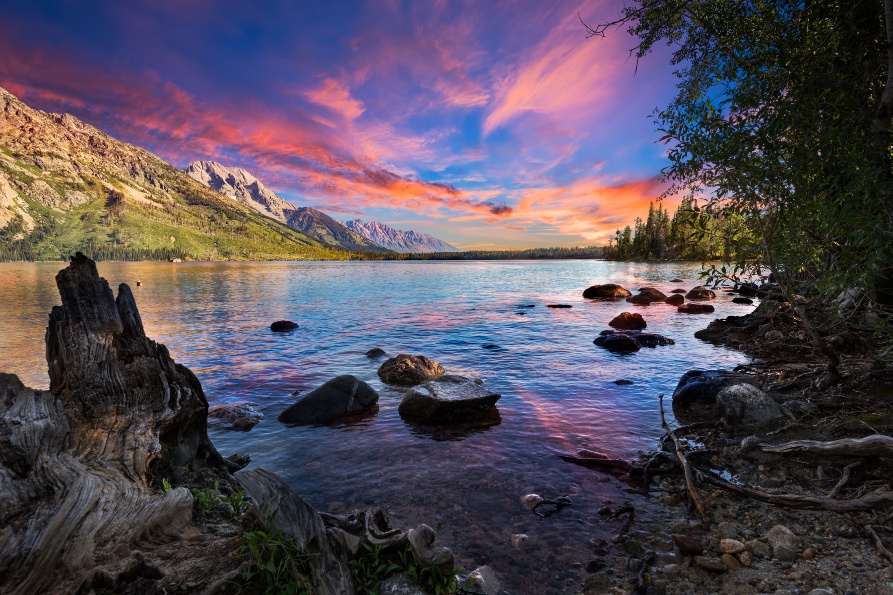 Jenny Lake in Grand Teton National Park at sunrise